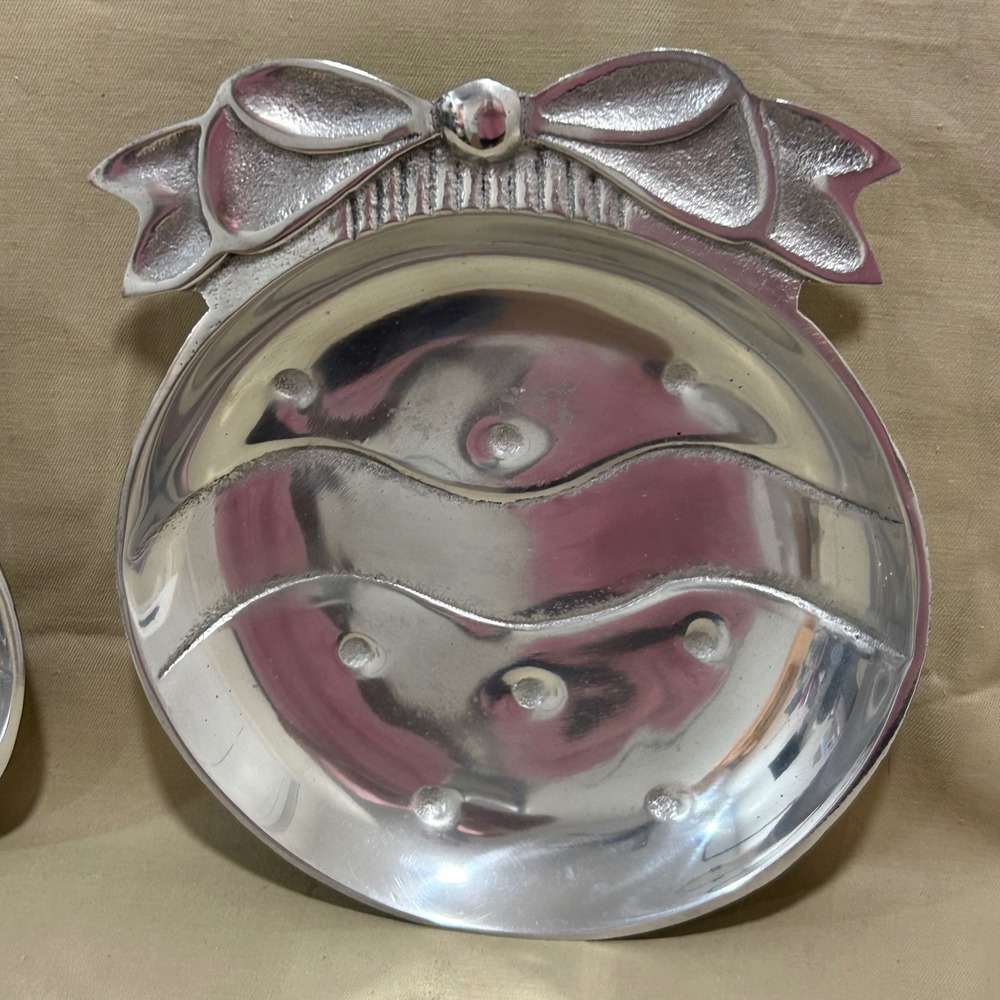 Set 2 Metal Holiday Ornament Shaped Serving Bowls Candy Nut‎ Dish Silver - Picture 2 of 3